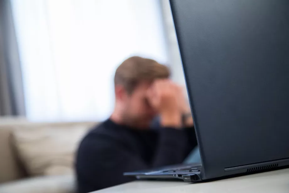 En 2023, le nombre de fausses vidéos pornographiques sur les principaux sites Web a dépassé toutes les nouvelles vidéos de 2016 à 2022, avec plus de 4,2 milliards de vues. (Christin Klose/dpa)