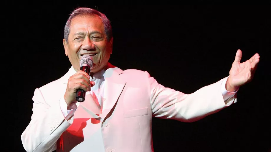 Armando Manzanero était un compositeur, chanteur, acteur, musicien et producteur de disques mexicain.