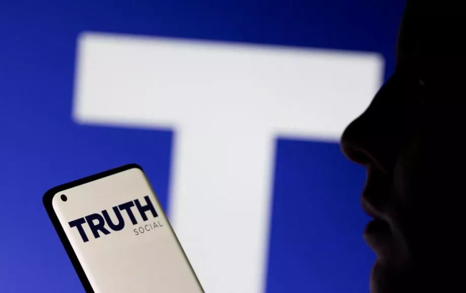 Truth Social est un réseau social lancé par Trump Media & Technology Group. (REUTERS/Dado Ruvic/Illustration/Photo d'archives)