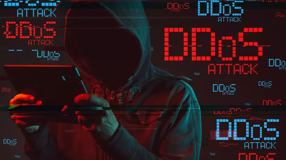 L'API (interface de programmation d'applications) d'OpenAI et son chatbot ont connu des pannes qui ont été confirmées comme étant le résultat d'une attaque DDoS désormais atténuée. (photo : OrdinateurHoy)