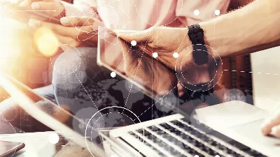 Infobae Talks Techie Thinking : comment l'intelligence artificielle impacte la production, la consommation et le monde du travail