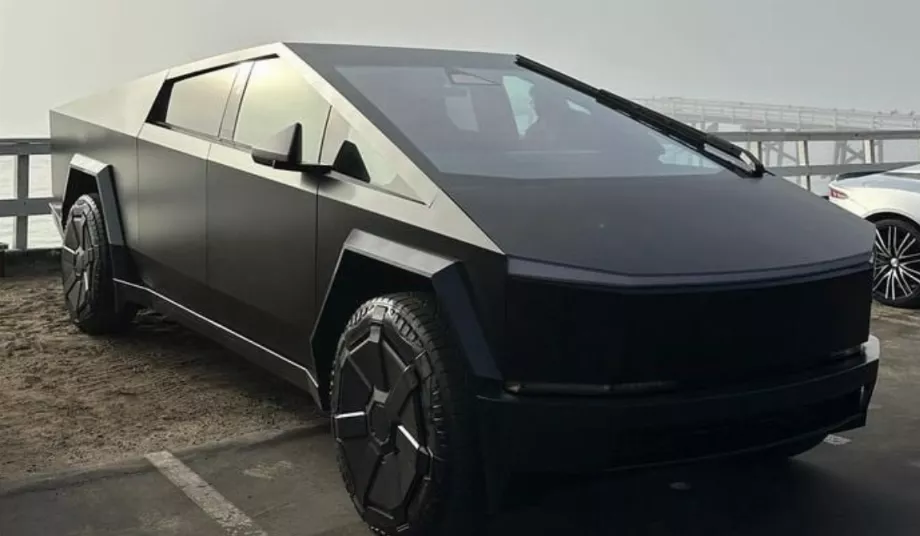 La dernière unité découverte nous présente une couleur jamais vue auparavant qui renforce son caractère futuriste. (@greggertruck)