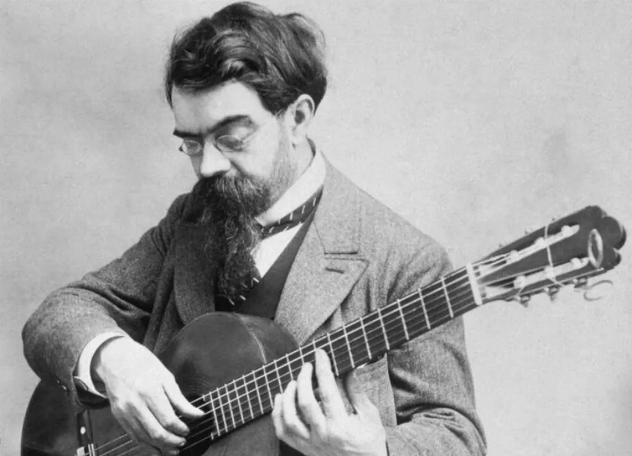 Francisco Tárrega était un guitariste et compositeur du XIXe siècle, promoteur du renouveau de la guitare comme instrument de concert. (Wikipédia)