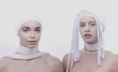 Björk et Rosalía s'unissent sur la chanson « Oral » avec l'aide de l'intelligence artificielle