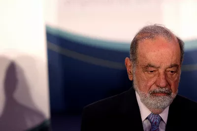 Condusef alerte sur une fraude dans une application d'investissement avec IA qui a usurpé l'identité de Carlos Slim