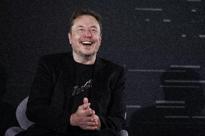 Elon Musk a prêt Grok, le robot de X