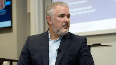 La réaction des réseaux au lancement du livre d'Iván Duque sur l'avenir environnemental : succès ou échec ?