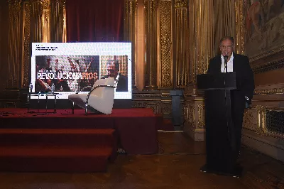 En se concentrant sur les défis que l'intelligence artificielle présente au journalisme, le 18e Congrès de la FOPEA a conclu