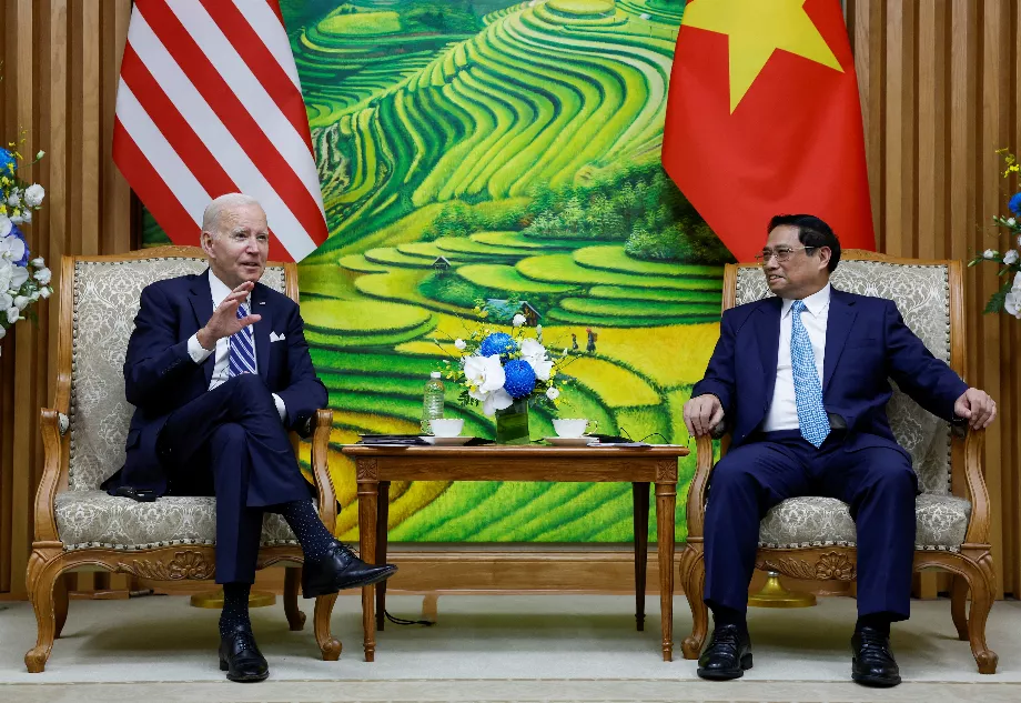 Joe Biden avec le Premier ministre vietnamien Pham Minh Chinh en septembre (REUTERS/Evelyn Hockstein)