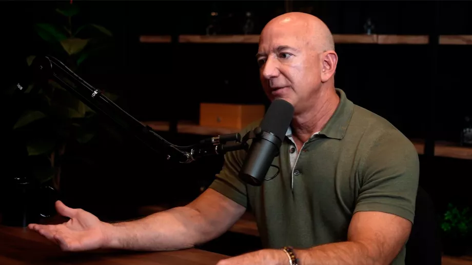 Jeff Bezos a eu une conversation approfondie et variée avec Lex Fridman sur sa vie, son travail, l'avenir de l'humanité et ce que l'avenir réserve à la technologie. (Lex Fridman/YouTube)