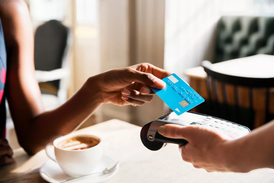 Les fraudeurs utilisent des appareils à radiofréquence pour voler des informations sur les cartes, même dans les portefeuilles ou les poches. (Getty Images)
