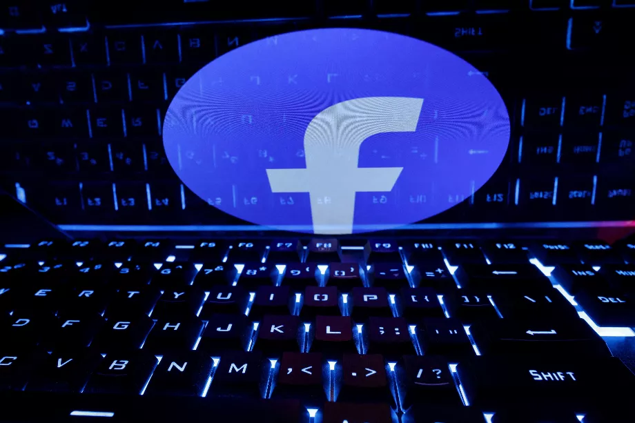 Appuyer sur Facebook est un moyen d'attirer l'attention d'un autre utilisateur et de démarrer une conversation. (Reuters)