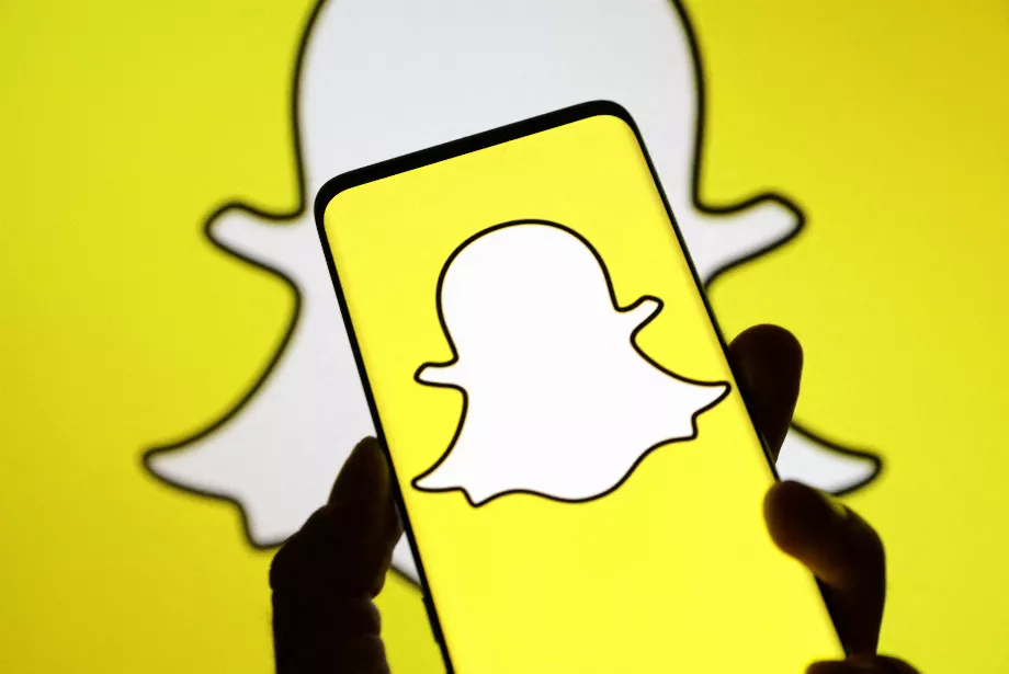 Snapchat lance de nouvelles options de personnalisation pour son chatbot My AI. (REUTERS/Dado Ruvic/Illustration/Photo d'archives)