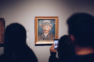 Pourquoi les photos au flash sont interdites dans les musées