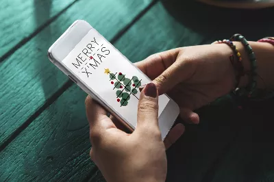 S'ils vous félicitent ainsi pour Noël, ce n'est pas votre ami ou un membre de votre famille qui vous félicite mais ChatGPT, intelligence artificielle