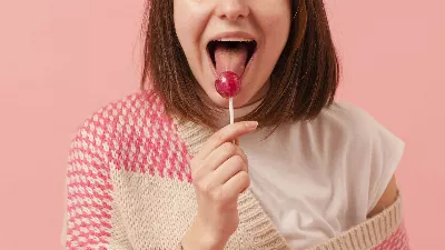 C'est la langue électronique avec IA qui détecte quatre saveurs dans une goutte