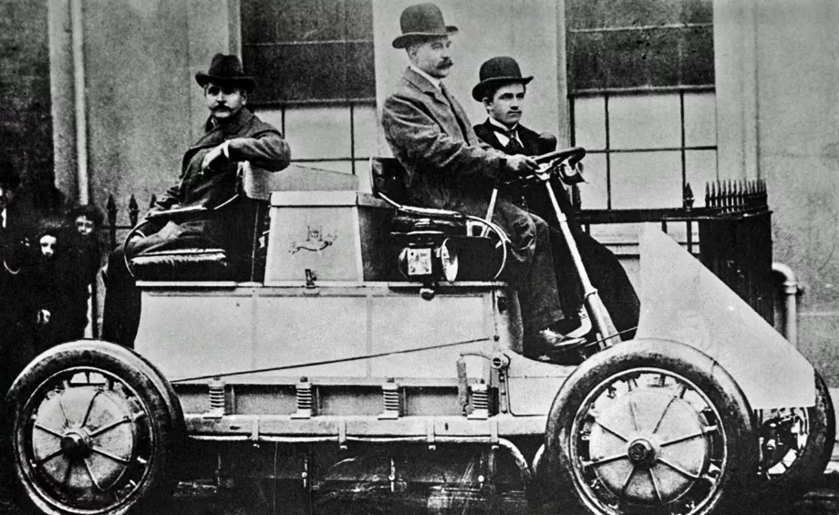 Malgré de multiples pionniers, l’histoire reconnaît Robert Anderson comme l’un des premiers innovateurs dans la création de véhicules électriques. (BBVA)