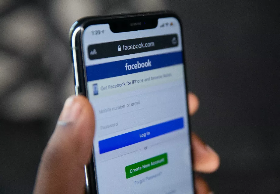 Des stratégies pour créer des environnements en ligne sains, la promotion de limites claires et le choix de contenus constructifs font partie des recommandations pour améliorer l'expérience sur les réseaux sociaux. (Reuters)