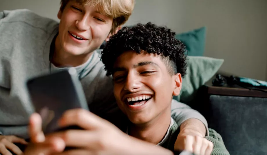 Les adolescents sur Facebook et Instagram ne pourront plus voir de contenu sur l'automutilation, le suicide et les troubles de l'alimentation, même si leurs amis les partagent. (But)