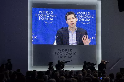 L’élite de Davos a adopté l’IA en 2023 : elle la craint désormais