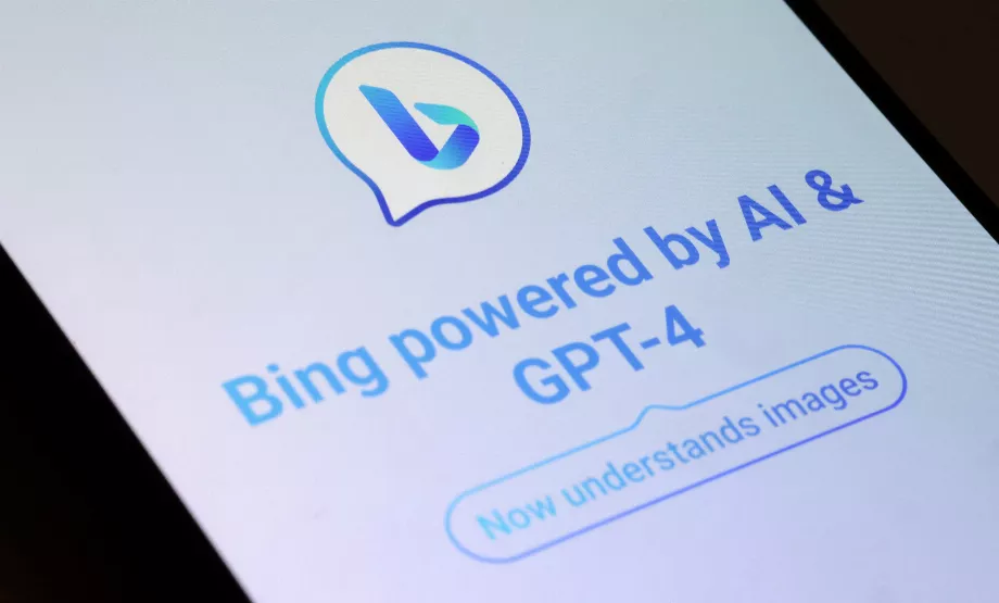 Les outils d’IA pour smartphones offrent de nombreuses possibilités, comme la transcription en temps réel ou la création d’images. (Reuters/Dado Ruvic/Illustration)