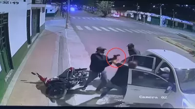 Voici comment opéraient les ravisseurs : une vidéo a été enregistrée lorsqu'ils s'approchaient d'un homme et le mettaient dans leur véhicule.