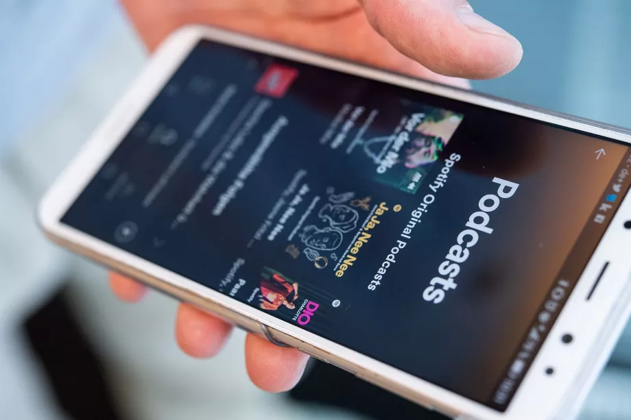 De nombreuses plateformes de streaming incluent désormais des podcasts. (Franziska Gabbert/dpa)