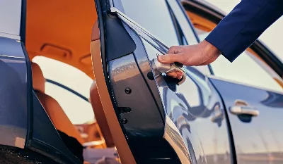 Le bouton secret des voitures pour protéger les enfants lors de la conduite à grande vitesse