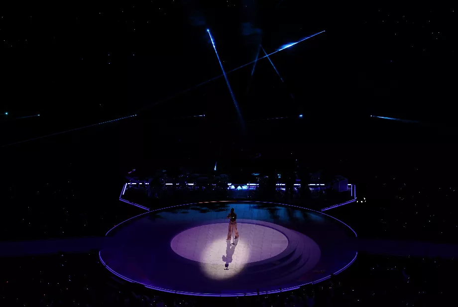 Le spectacle de la mi-temps, dirigé par Usher, a été un autre moment fort de l'événement. (Reuters/Carlos Barria)