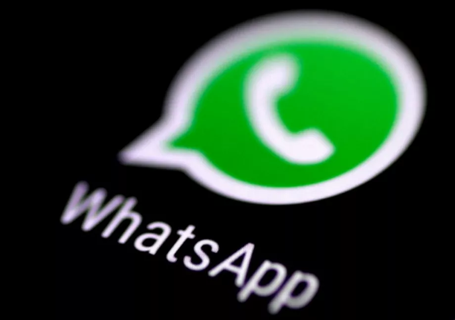 Selon les règles imposées par l'UE, la mise en œuvre de l'interopérabilité se limitera dans un premier temps à l'échange de messages texte, images, messages vocaux. (Reuters/Thomas White)