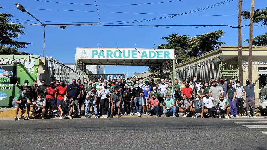 Blocus des camionneurs dans un parc industriel (Gastón Taylor)