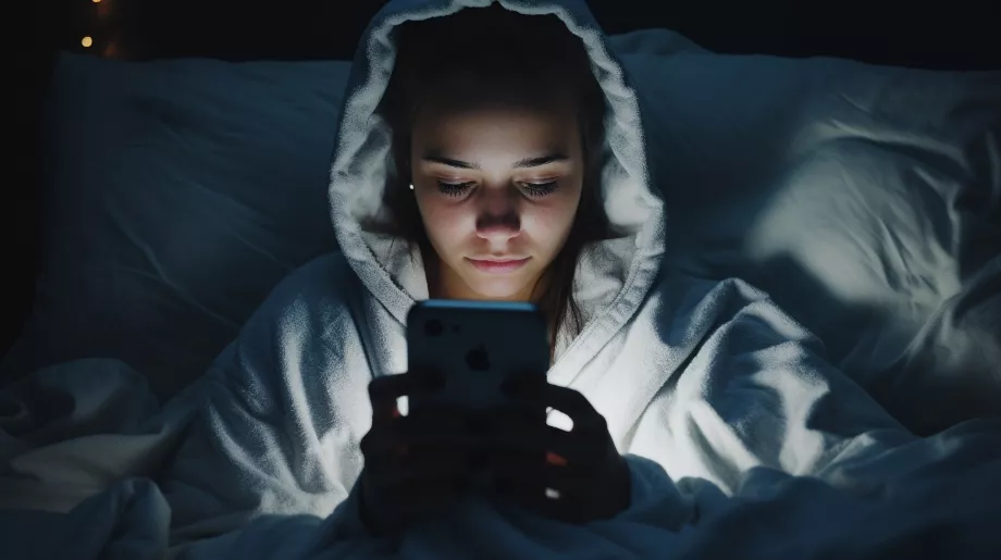 L'utilisation des téléphones portables chez les enfants et les jeunes doit être soumise à des restrictions afin qu'elle ne devienne pas un problème. (Informations sur l'image illustrative)