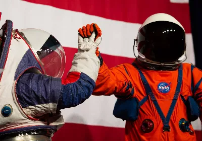 La combinaison spatiale des astronautes mise à jour : caméras HD, lumières internes et plus de technologie