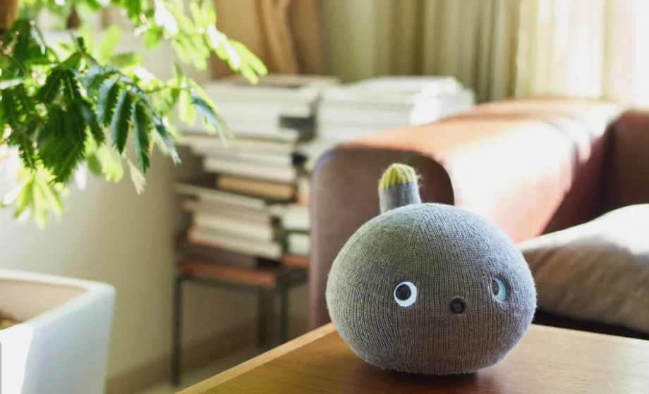 Le robot NICOBO améliore son vocabulaire au fur et à mesure qu'il interagit avec l'utilisateur. (Panasonique)