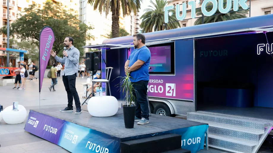 Marcos Monguillot et Martín Peppino, de Globant, ont souligné le pouvoir de la technologie pour l'évolution mondiale (Mario Sar)