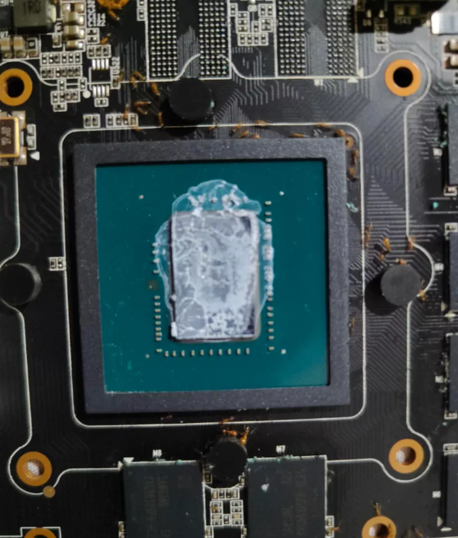 Les fourmis mangeaient le GPU. (Reddit)