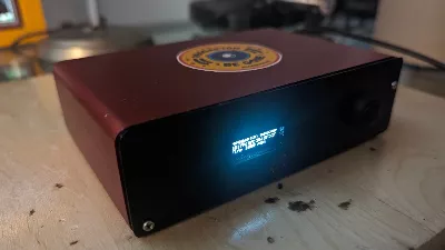 Il a créé un appareil pour pirater le haut-parleur du voisin à chaque fois qu'il joue du reggaeton