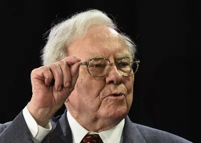 Dans sa lettre annuelle aux actionnaires, Warren Buffett a critiqué les investisseurs des « casinos » et s'est montré sceptique quant à l'intelligence artificielle.