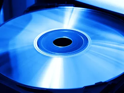 Retour au format physique : ils créent un disque optique capable de stocker près de 15 000 films 4K