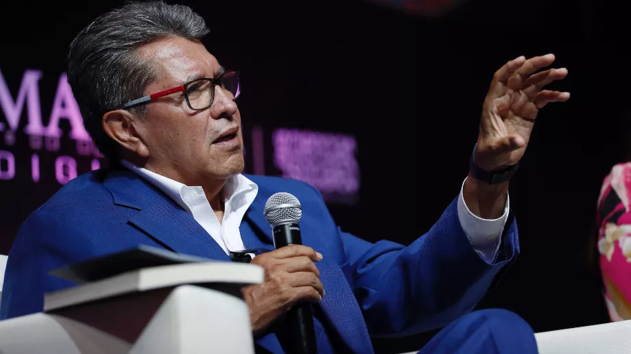 Le sénateur de Morena, Ricardo Monreal, a présenté une initiative visant à réglementer l'utilisation de l'intelligence artificielle en fonction de son niveau de danger. (EFE/Sáshenka Gutiérrez).
