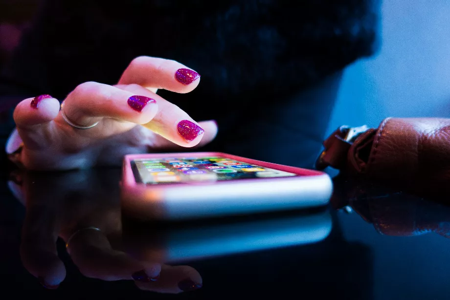 La batterie est l’un des éléments fondamentaux du téléphone mobile. (Photo : Unsplash)