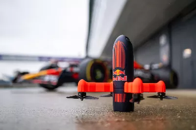 Le drone correspond à la vitesse d'une voiture de Formule 1 conduite par Max Verstpeen