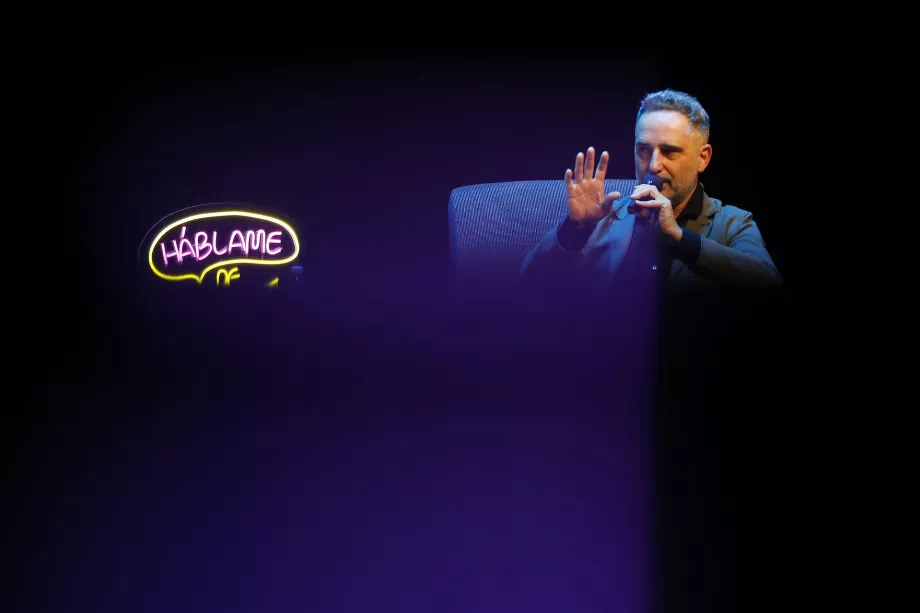 L'auteur-compositeur-interprète uruguayen insiste sur l'importance de l'expérience personnelle dans les compositions