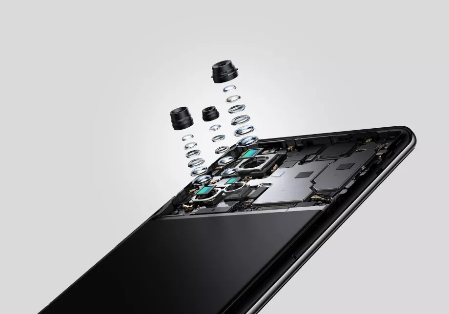 La conception de l'appareil photo du téléphone portable OPPO Reno 11 5G est équipée de trois objectifs pour prendre des photos de paysage ou de gros plan, ce qui est sa spécialité. (Photo : OPPO)