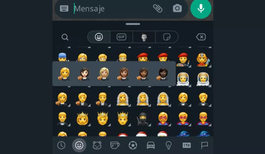 Choisir un teint approprié pour une émoticône peut être utile pour personnaliser le message. (Infoba)