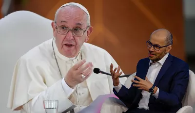 L'intelligence artificielle arrive au catholicisme, un expert de Google AI entre au Vatican