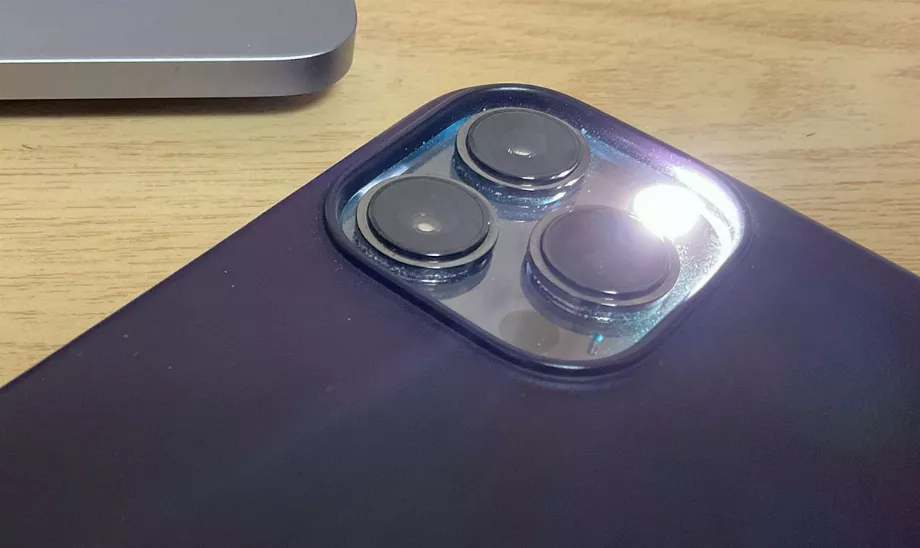 La lampe de poche iPhone peut s'allumer lorsqu'une notification est reçue ou également vocalement. (Photo : prise depuis iPhoneros)