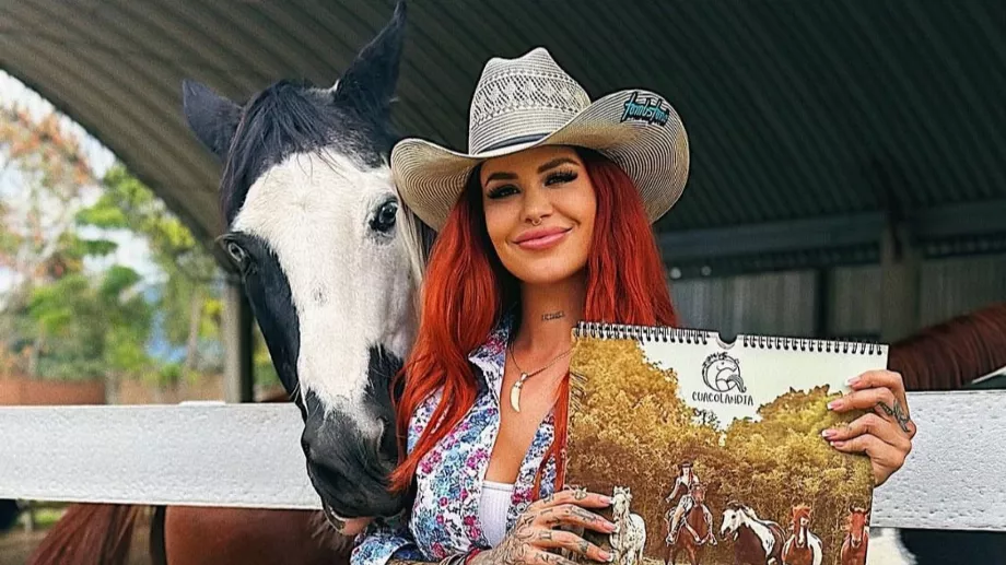 Elena Larrea s'est distinguée en fondant Cuacolandia, un sanctuaire pour chevaux et ânes utilisés dans le transport de marchandises. Grâce à OlyFans, il a pu financer le projet avec ses propres ressources. Photo de : @axelsound09