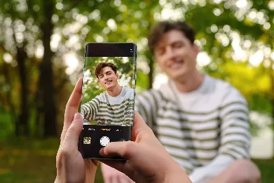 OPPO Reno11 5G, sachez pourquoi c'est l'expert du téléphone portable en portrait