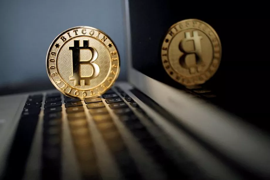 Avec cette console, il est possible de miner des Bitcoins et de les gérer via un portefeuille crypto. (Reuters)